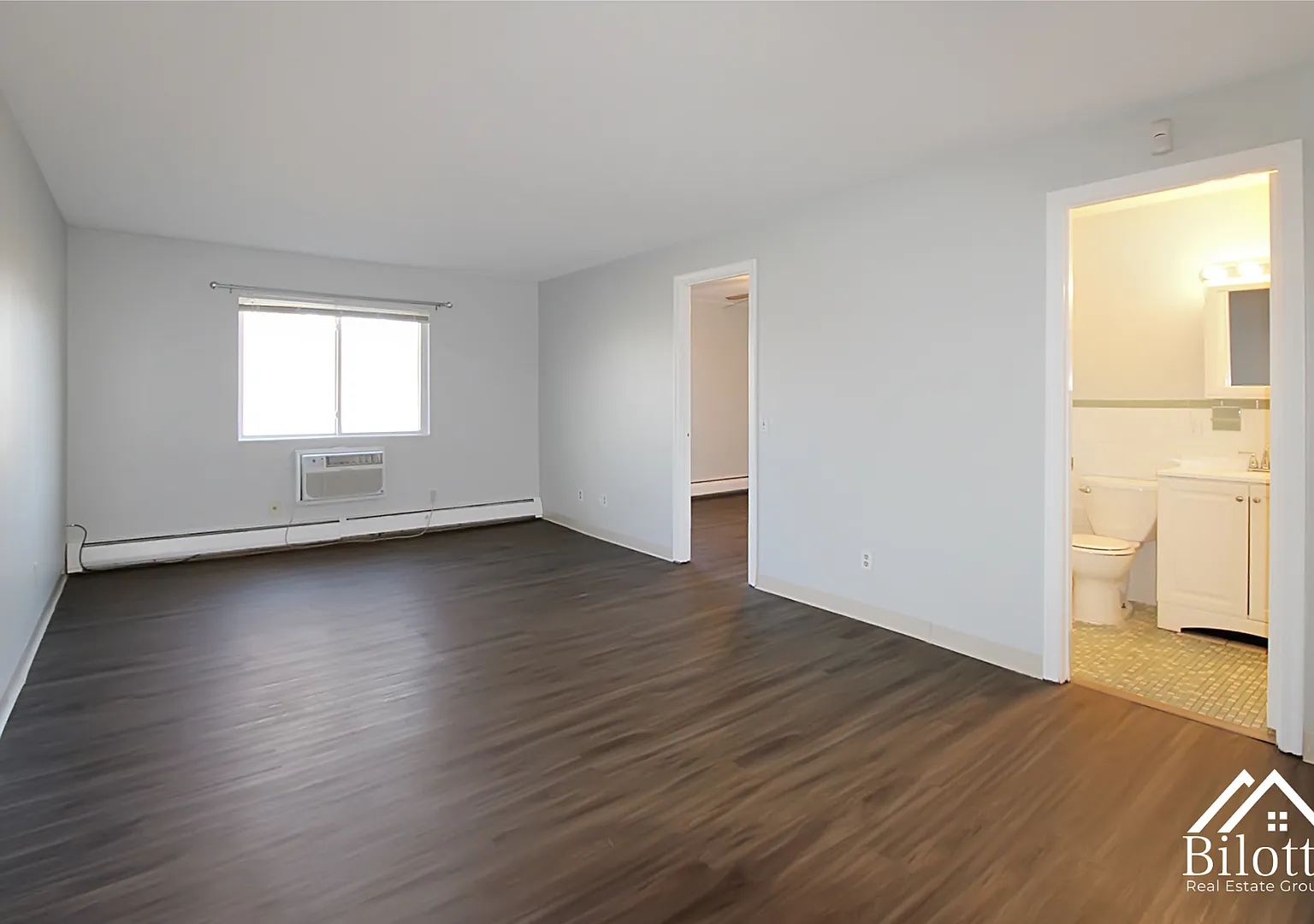 1250 South Broadway — Photo 4