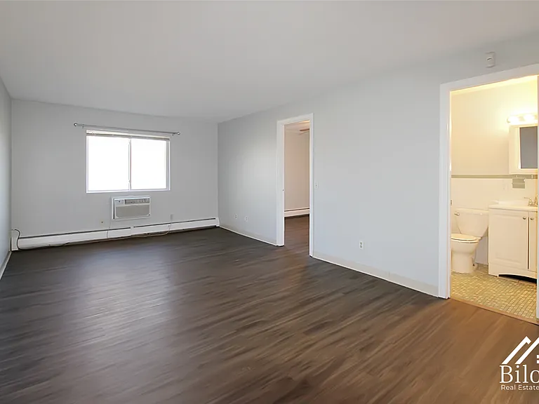 1250 South Broadway — Photo 19