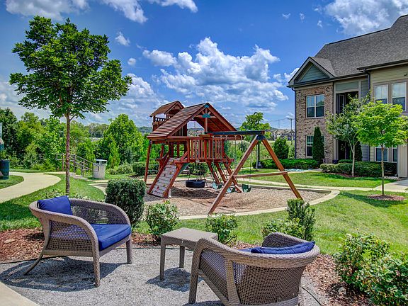 Heartwood at Lockwood Glen apartments community photo