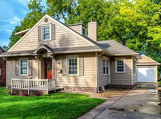 936 37th St, Des Moines, IA 50312