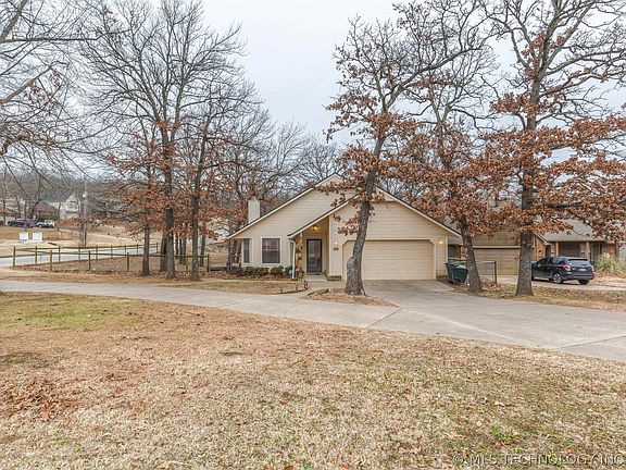 2nd image of 3448 S Rolling Oaks Dr