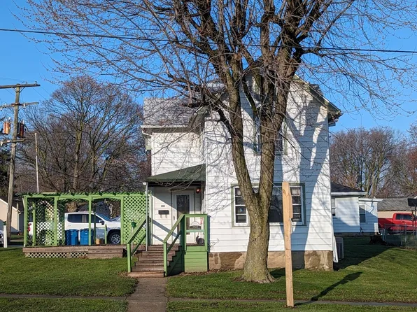 1023 S Galena Ave, Dixon, IL 61021