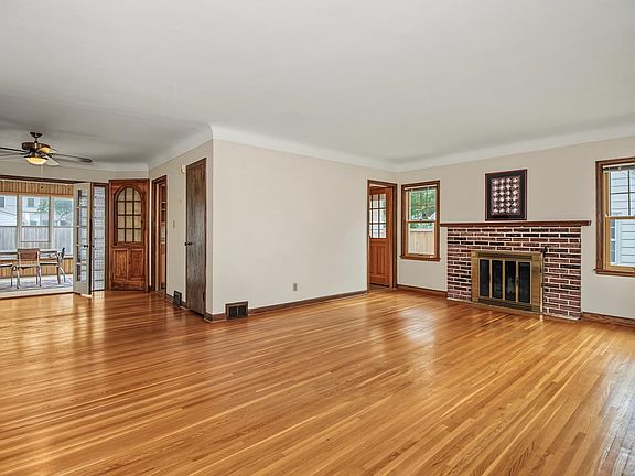 3rd image of 1796 Holton St