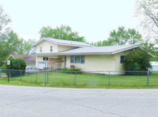 412 W Pine St, Houston, MO 65483