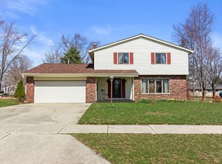 642 Fairview Dr, Hartford, WI 53027