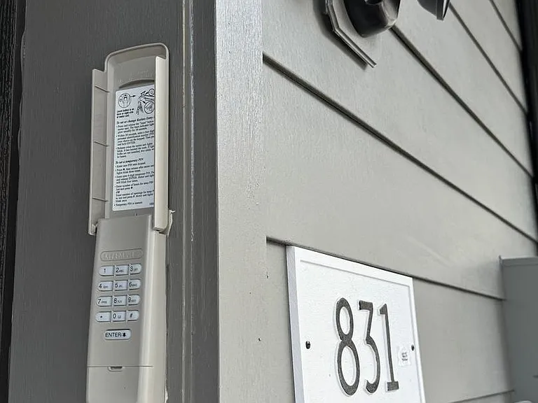 831 King Farm — Photo 35