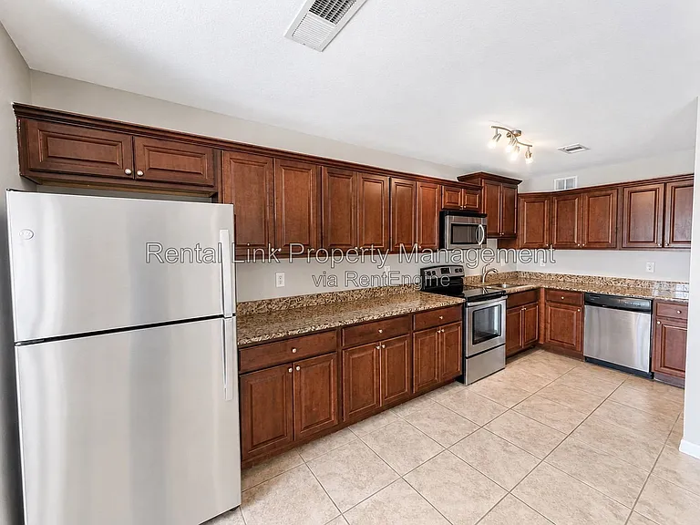 4728 Beach Dr SE #B — Photo 5