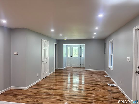 3rd image of 215 Maple Street
