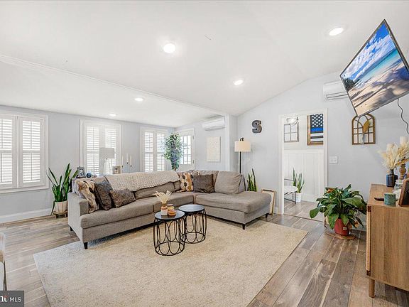 5th image of 392 Kingfisher Rd