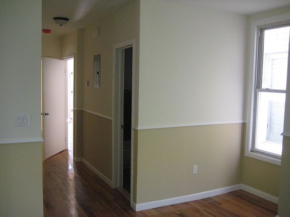 4th image of 653 E 235th St #1