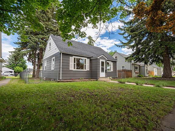 2nd image of 925 8th Ave E