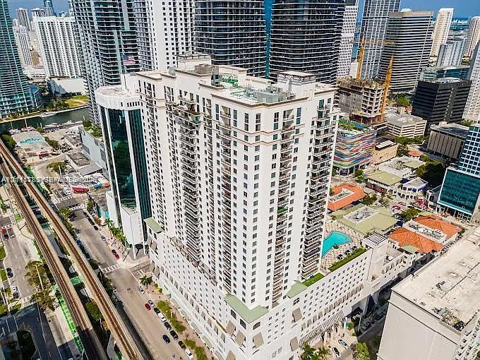 Nine At Mary Brickell Vil — Photo 3
