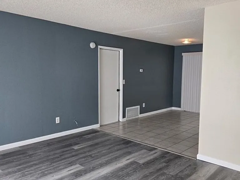 625 W Perdew Ave — Photo 4