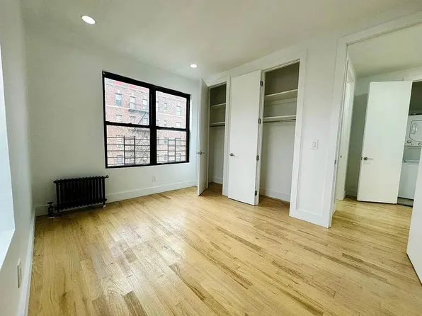 1819 Beverley Road image 12 of 20