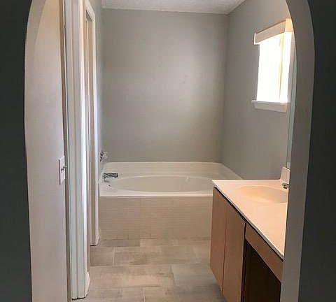 2nd image of 3955 Stonefield Dr