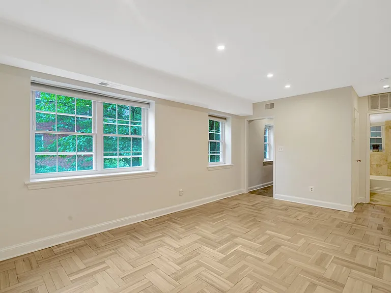 1315 N Ode St #704 — Photo 15