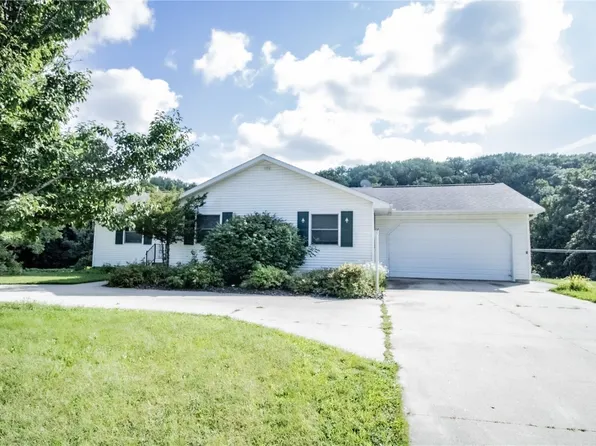 12895 Buffalo Rd, Anamosa, IA 52205