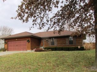 306 NE Mimosa Ln, Topeka, KS 66617