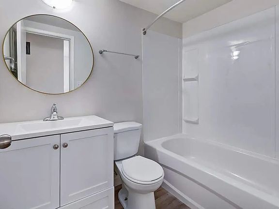 5th image of 2115 Montague St #15