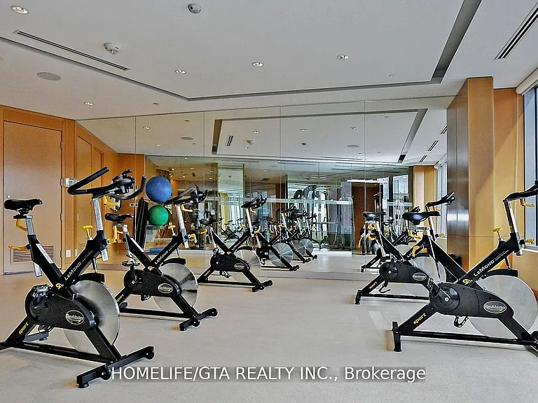 120 Harrison Garden Blvd #428 — Photo 20