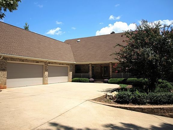 3rd image of 384 Herrington Dr