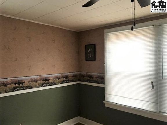 4th image of 117 W 20th Ave