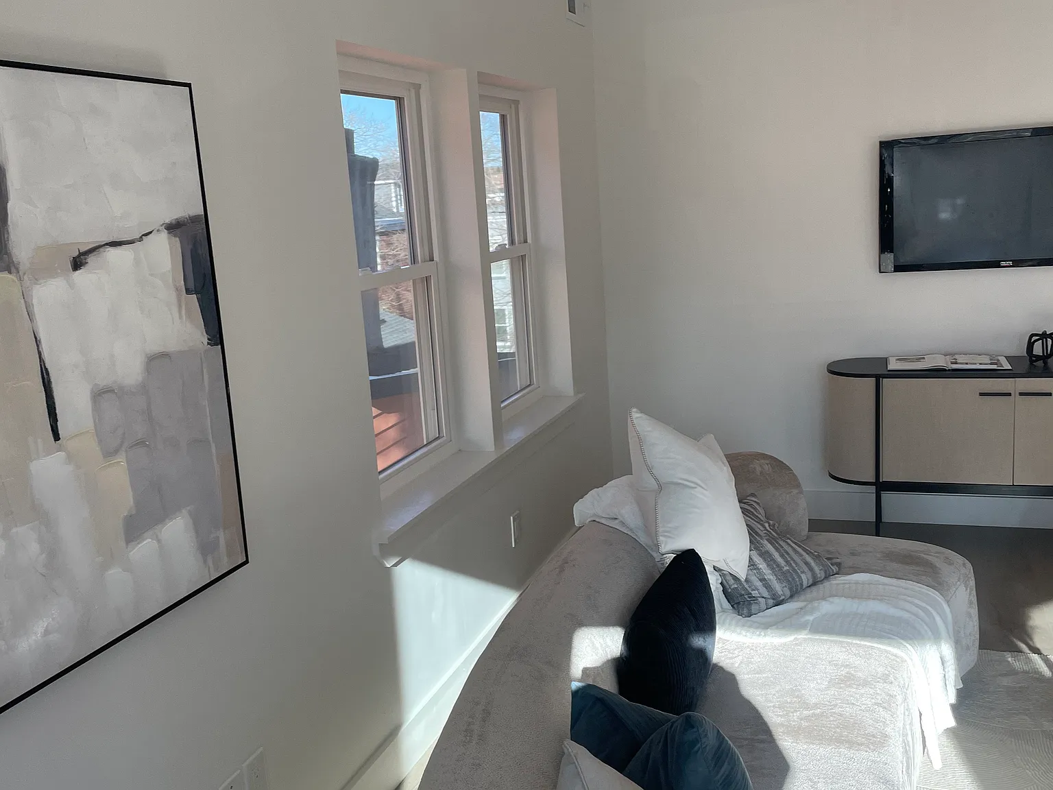 3 bed, 4500 sqft, $3,200 — Photo 3