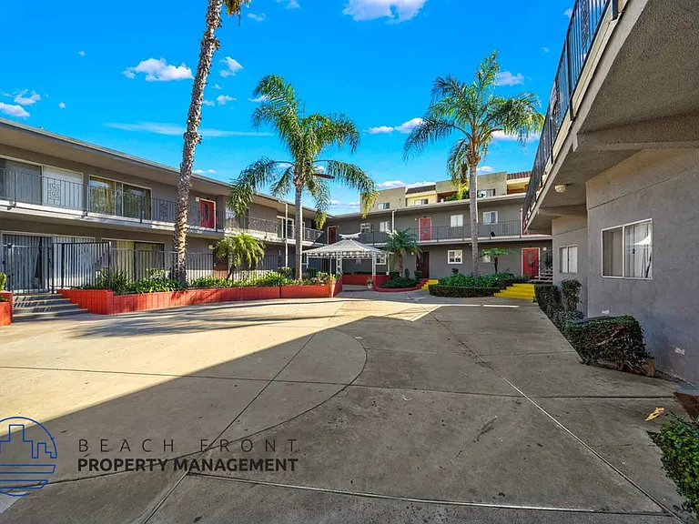 1021 N. Flower St. — Photo 17