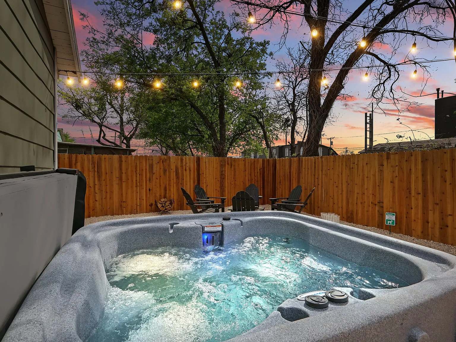 3 bed, 912 sqft, $4,500 — Photo 2