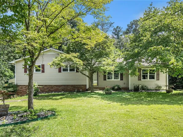 2067 Skyhawk Ln, Acworth, GA 30102