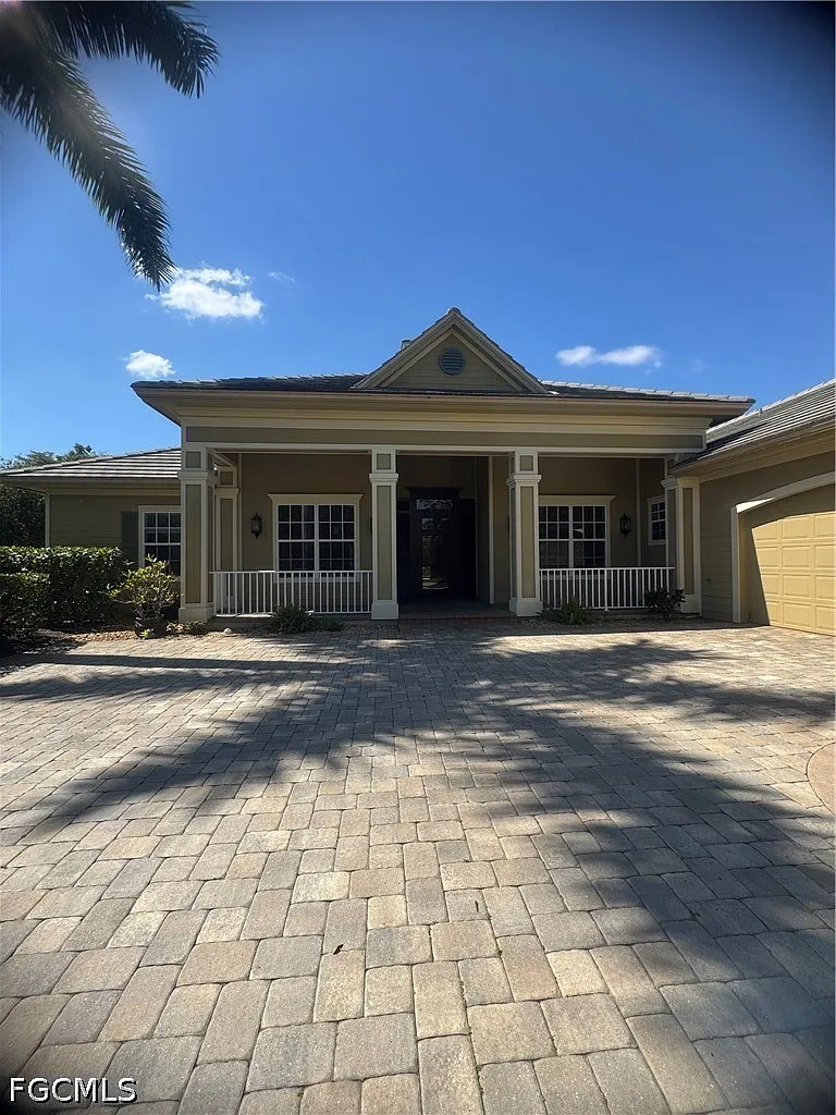3 bed, 3.5 bath, 2918 sqft, $5,000 — Photo 1
