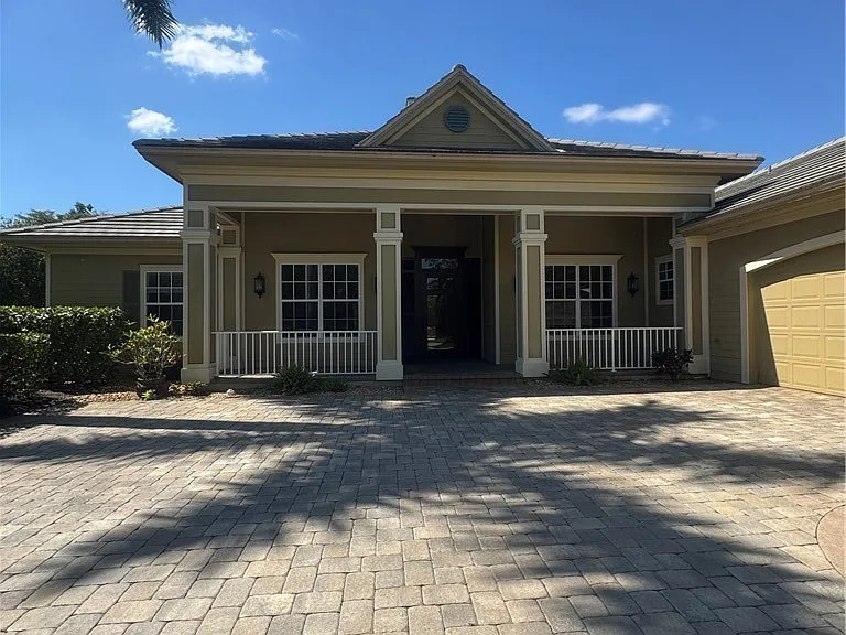 13010 River Bluff Ct — Photo 1