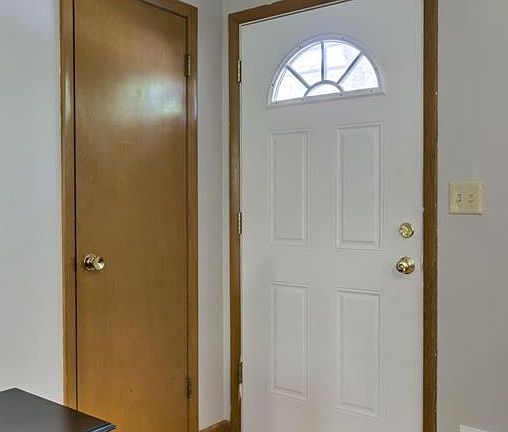 4th image of 5036 Overton Ave