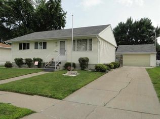 2817 Cheyenne St, Columbus, NE 68601
