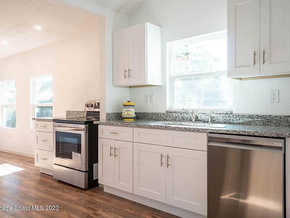 2nd image of 4385 Alpine Ln