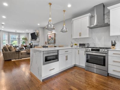 579 Baker St #579, West Roxbury, MA, 02132