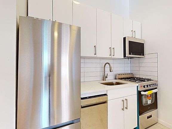 2nd image of 234 E 106th St APT 5A