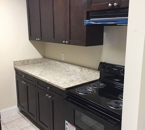 3rd image of 910 S L St APT 2