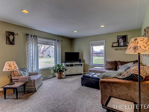 3rd image of 550 W 30th St