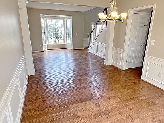 4th image of 500 Keeneland Ave