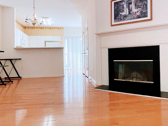 2nd image of 1658 Cove Creek Cir #1658