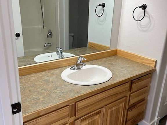 5th image of 3308 W Babcock St APT D