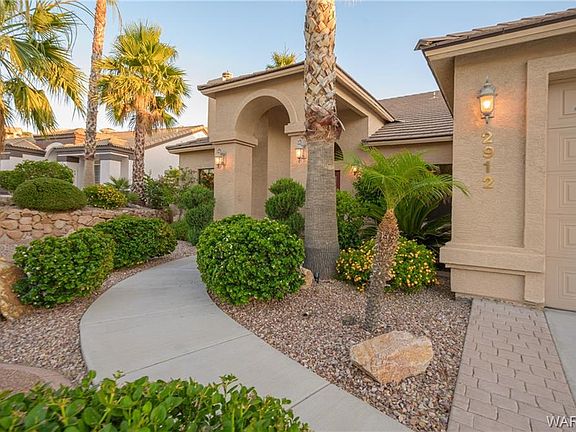 4th image of 2912 Desert Trail Dr