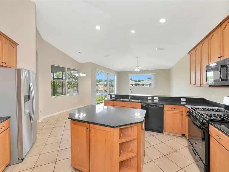 12079 Aster Ave — Photo 10