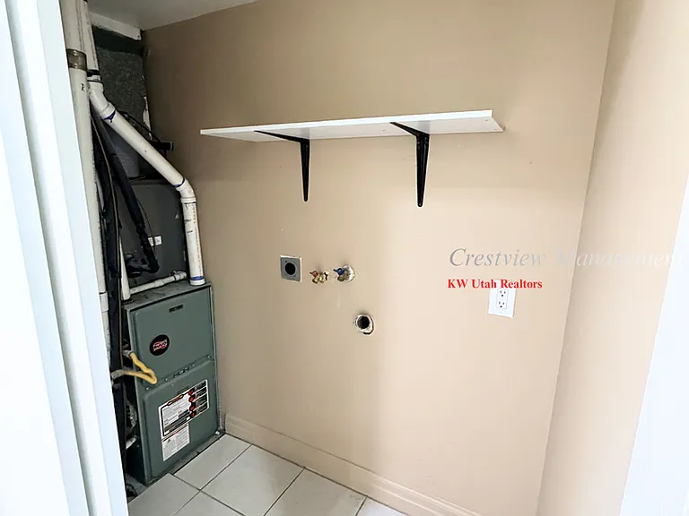 Washington Terrace 8-Plex — Photo 9
