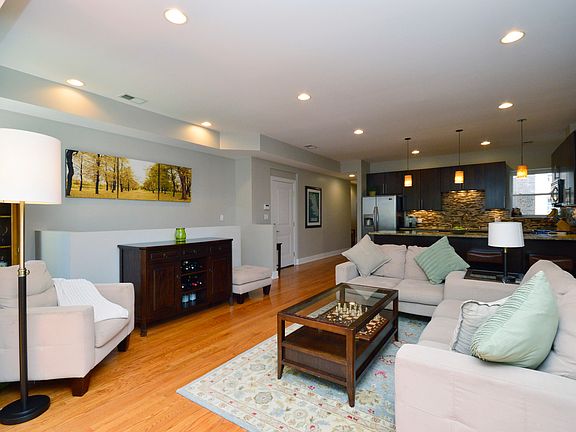 4th image of 1222 W Hood Ave #1