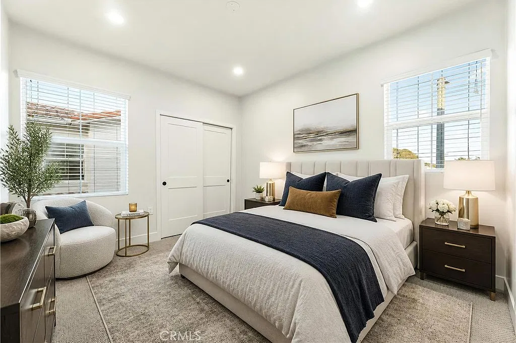2 bed, 2.5 bath, 1029 sqft, $3,750 — Photo 4