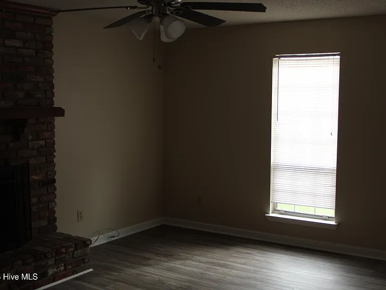 566 Fairfield Way — Photo 18