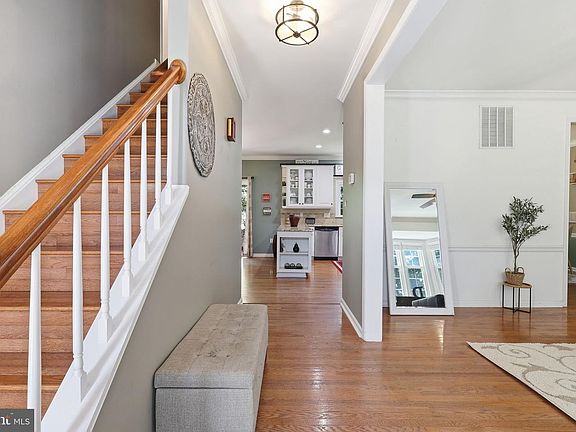 4th image of 12585 Cricket Ln
