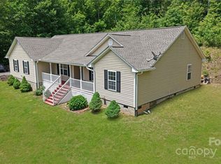 207 Lakeview Dr, Marion, NC 28752